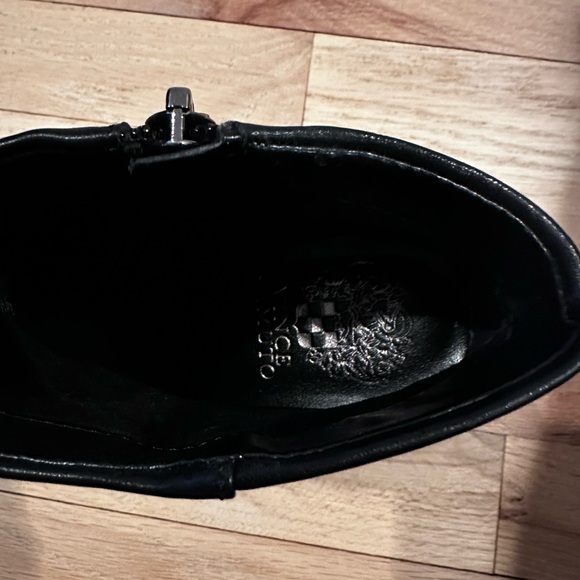 New condition Vincent Camuto all leather booties! - Picture 6 of 9